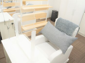 ネイルサロン ふるる 大須店/ゆったりできる広々ソファ♪