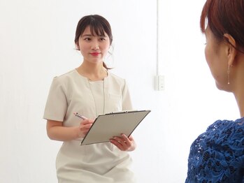 健康センター 日本橋店の写真/SNSで話題!足裏から整える新習慣。微弱電流ケアと集中マッサージで、重い肩や上半身もスッキリ軽やかに。