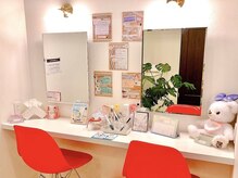 アイラッシュサロン ブラン トツカーナモール店(Eyelash Salon Blanc)の雰囲気（メイクスペース☆アイブロウ/眉毛など施術後のお直しもどうぞ！）