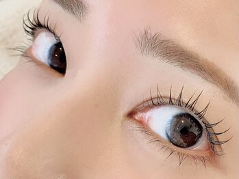 アルファ アイラッシュサロン(ALPHA)の写真/自まつげのような自然で美しい仕上がりに♪【100本まで★オフ込みがオススメ】モチの良さ◎魅力的な目元へ!