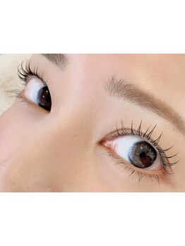 ナチュラル上品な目元にしたい