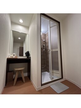 ノスジム(NOOS GYM)/シャワー付き個室更衣室