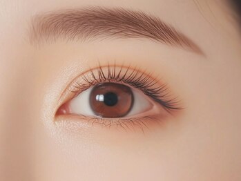 フィーネ ヴァレンテ アルプス通り店の写真/まつエクが初めての方、お仕事などで派手にできない方に◎自然な美しいシルエットを作り、若々しい印象へ