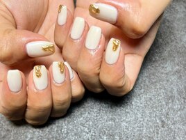 エクリュカラー　大人ニュアンス