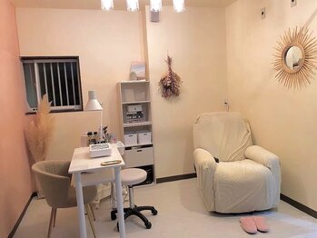 アチェロプラス 幸手店(acero+)の写真/1つの店舗で全部が叶う♪目元と爪先の同時ケアで時短メンテナンス◎なかなか時間が作れない方にオススメ！