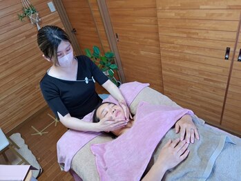 ハナハナ(hanahana)の写真/むくみ・たるみをケアして、すっきり立体感のある小顔へ導きます☆