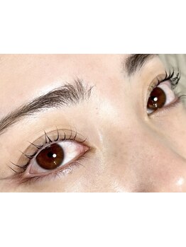 ナチュラル上品な目元にしたい