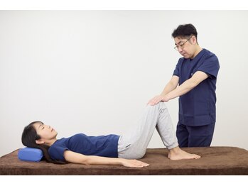 リーフ整体院の写真/｢育児の疲れが取れない…｣その不調,骨盤が原因かも?実績豊富な院長の骨盤矯正施術で抱っこ,家事も軽やかに!