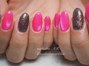 ネイルサロンアンドスクール エーアール(AR)/ネオンピンク☆マグネットネイル