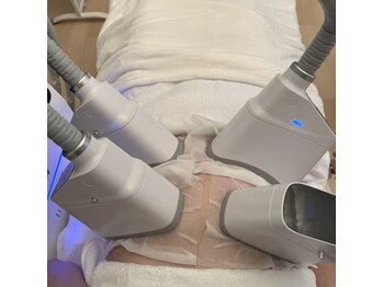 ビーワン(美-ONE)の写真/努力で落ちない脂肪を狙い撃ち！話題の脂肪冷却で効率よく分解！！フェイシャルとのセットで全身美しく◎