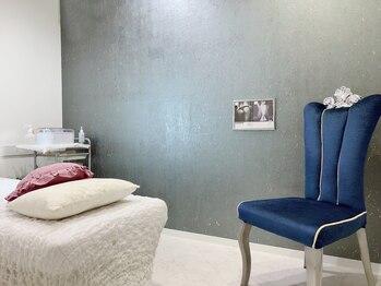 プラチナワックス(Platine Wax)/ブルーを基調に落ち着いた個室で