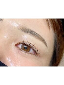 ナチュラル上品な目元にしたい