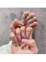 アンダーバーホワイトプラス 南海難波店(_WHITE+)/アシンメトリーネイル