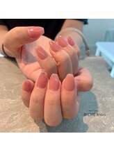 リッシュ トロワ(RICHE trois)/うるちゅるピンクネイル