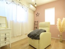 ぷてぃぼぬーる(PETIT BONHEUR)の雰囲気（二階に個室が4部屋、1階に1部屋ございます　友達と同時施術OK）