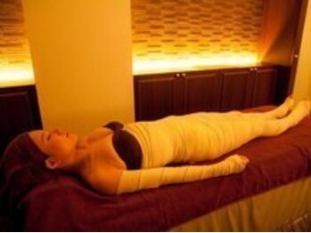 イーズサロン 麻布十番店/【骨盤の歪み・ボディライン】