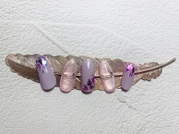 ラウレアルア(Laure’a lua)/藤色カラーネイルデザイン