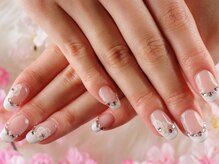 クリスタルネイル ゆめタウン筑紫野店(CRYSTAL NAIL)/華やか*ホワイトフレンチジェル