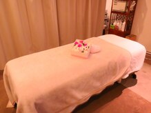 ホリスティックビューティ ロハス/施術ベッドです