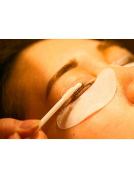 ナチュラル上品な目元にしたい