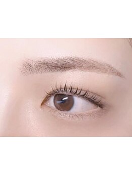 ナチュラル上品な目元にしたい