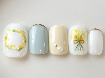 ふんわりミモザネイル