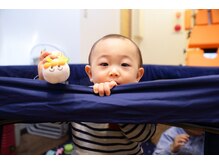 しま接骨院の雰囲気（お子様が見える位置での施術でママも歓迎♪）