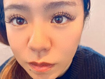 ココロ 久喜店(cocoro)の写真/【圧倒的持続力◎】話題のLEDエクステで目元を華やかに☆フラットラッシュ使用でまつげにも優しく♪