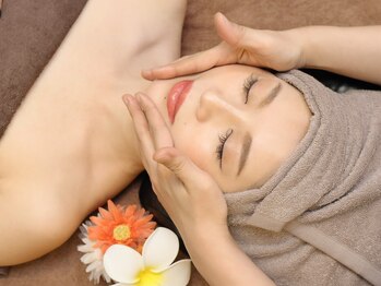 リラックスサロンふわりの写真/【男性にもオススメ】大人気のハイパーナイフを使用した、むくみ・たるみを改善しつつ美肌が叶う小顔造形！