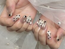 フロール(FLOR)の雰囲気(大人気の大人ドットネイル!パーツ変更で雰囲気も変えれます◎)