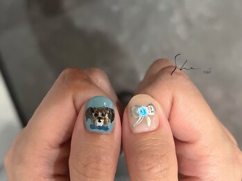 シー(SHE)/親指アート