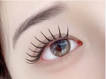 ★今年一番人気【アンドヘルシー」とは、まつ毛エクステとまつ毛パーマを組み合わせた新しい施術方法です
