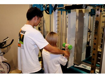 ライトパーソナルジム シルエット西宮今津店 【肩こり/腰痛/ダイエット/姿勢改善】/セッション