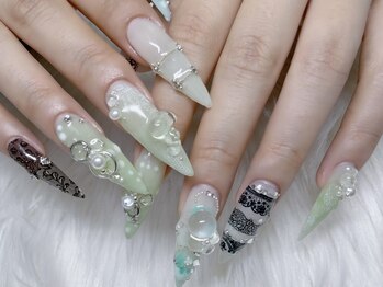 戸部担当★Y2K個性派デザイン