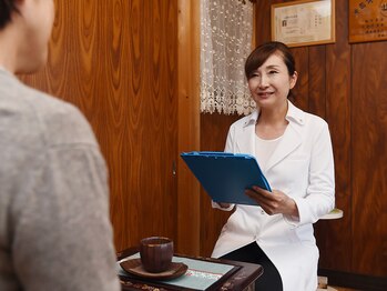 プライベートサロン 青い月/カウンセリング中