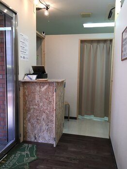 渋谷東整体院/受付&待合室