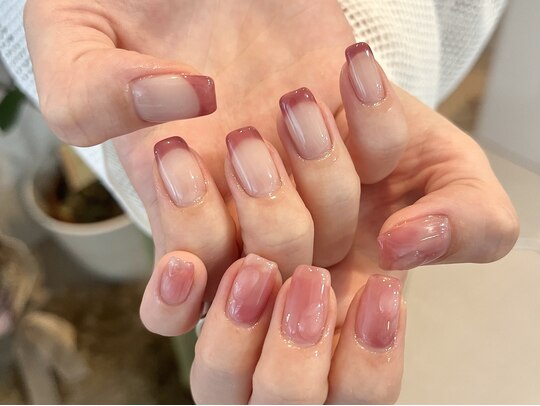 2025年冬】アシンメトリーのネイルデザイン集｜人気順｜ホットペッパー  