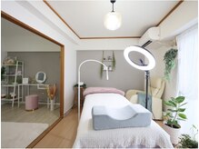 ゆったりした施術スペースで、リラックスして頂けます。