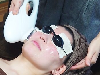 美彩8 びさいや/光フェイシャルでニキビケアも！