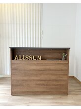 アリッサムフォーメン 岡山店(ALiSSUM for men)/茶色と白を基調とした空間