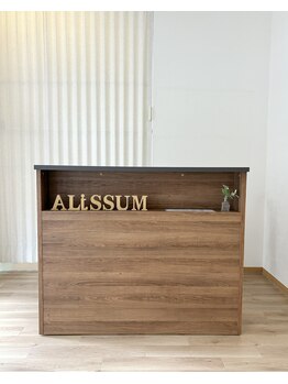 アリッサムフォーメン 岡山店(ALiSSUM for men)/茶色と白を基調とした空間