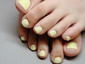 ルナ(LuNa)/フットネイル/パステルイエロー