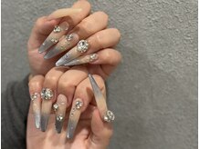 蒼の部屋の雰囲気（圧倒的盛れ感。ロング×ビジューで気分までアガる最強ネイル！）