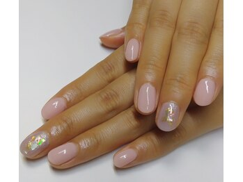 上品な大人の手元