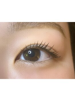 ナチュラル上品な目元にしたい