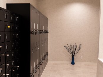 パワーハウスジム大阪本町店 パーソナルトレーニング/ピラティス/ダイエット/女性特化/フリーロッカー