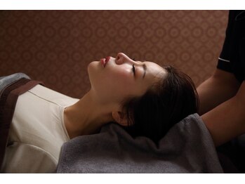 スイミンテラス 八丁堀店/ドライヘッドスパ施術風景