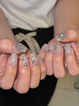 ネイルズ バイ マイ(NAILS BY MAI)/ギラギラシルバーアート