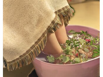 カレイド マニョ(kaleido manyo)/季節の生ハーブフットバス