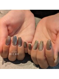 秋ブラウンのニュアンスネイル